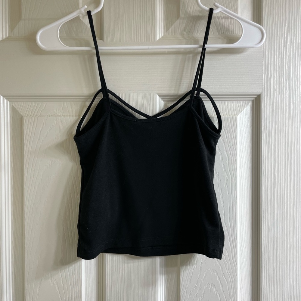 Black crisscross cutout vneck crop top - Picture 2 of 2
